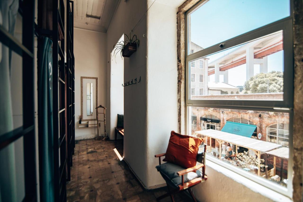 Hostal Lx *