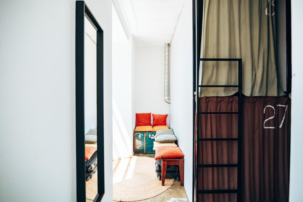 Lx Hostal *